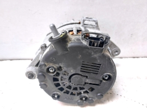 Kia Sportage (2016–2021) Alternator 373002B970 - 2