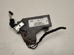 Mercedes Benz SL-Class 230 (2001–2012) Antenna amplifier A2308201389 - 3