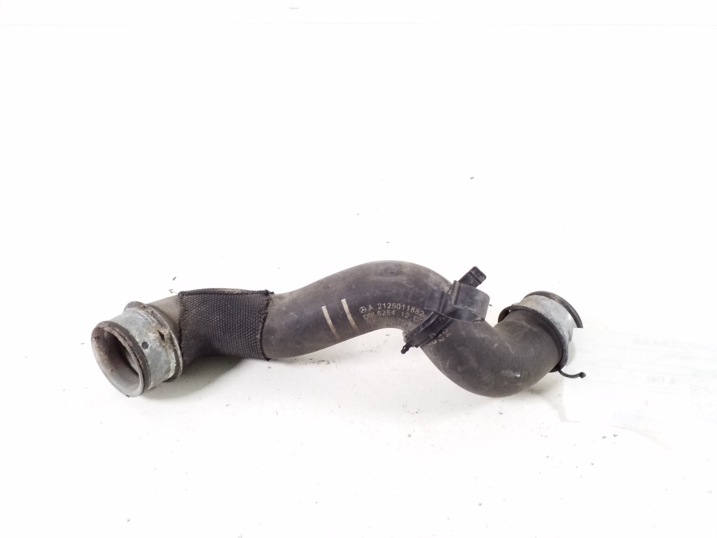 Mercedes Benz E-Class W212 (2009–2015) Jahutusradiaatori voolik A2125011882 Mercedes Benz E-Class W212 (2009–2015) Jahutusradiaatori voolik A2125011882