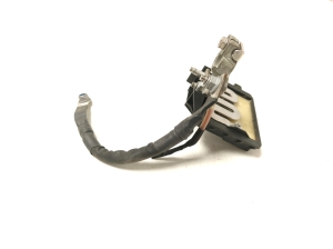 Mercedes Benz C-Class 205 (2014–2021) Plussjuhtme klemm A0009061505 - 2