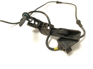 Mercedes Benz C-Class 205 (2014–2021) Eesmine ABS-andur A2059058003 - 3