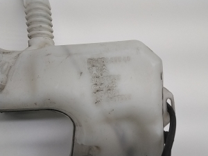 Peugeot 3008 (2009–2016) Front windshield washer reservoir and its parts 9685005580 - 3