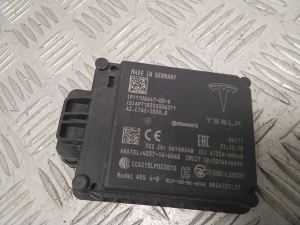 Tesla Model 3 3 (2016–2024) Distronic and its parts 110864700E - 2