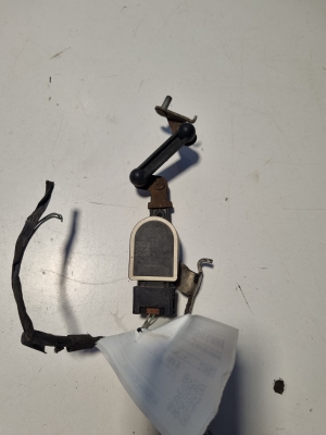Front ride height sensor - 6784072