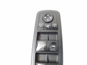 Jeep Grand Cherokee WK2 (2010–2026) Front door glass switch 68030826AC - 3
