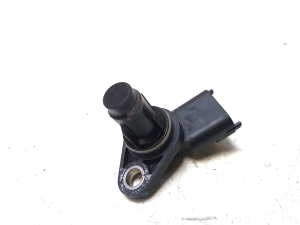 Kia Sportage (2016–2021) Crankshaft position sensor 393502B030 - 3