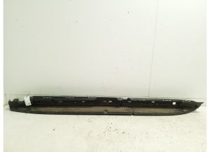 Exterior sill trim bracket - A1666900010