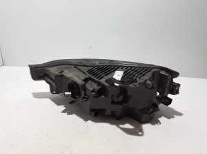 VOLVO XC60 (2017–2026) Esituli 32420440 - 6