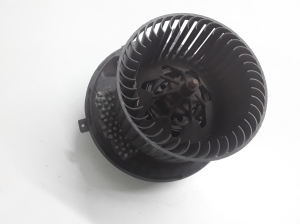 Skoda Octavia II (2004–2013) Dzesēšanas ventilatora motors F998886K - 3