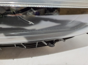 VOLVO XC60 (2017–2026) Headlight 32404706 - 3