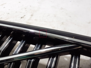 VOLVO XC60 (2017–2026) Grille de calandre avant - 4