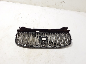 VOLVO XC60 (2017–2026) Grille de calandre avant - 5