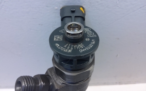 RENAULT Trafic III (2014–2022) Fuel injector 0445110569 - 3