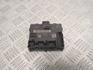 Esiukse juhtplokk - 1EB959592