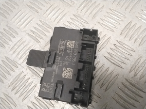 AUDI e-tron SUV (2018–2026) Rear side door control unit 4M0959795J - 3