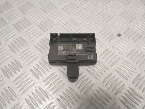 Rear side door control unit - 4M0959795J