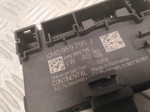 AUDI e-tron SUV (2018–2026) Rear side door control unit 4M0959795J - 4