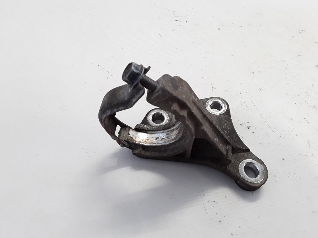 RENAULT Laguna 3 generation (2007-2015) Axle Bracket 8200833647 21084135