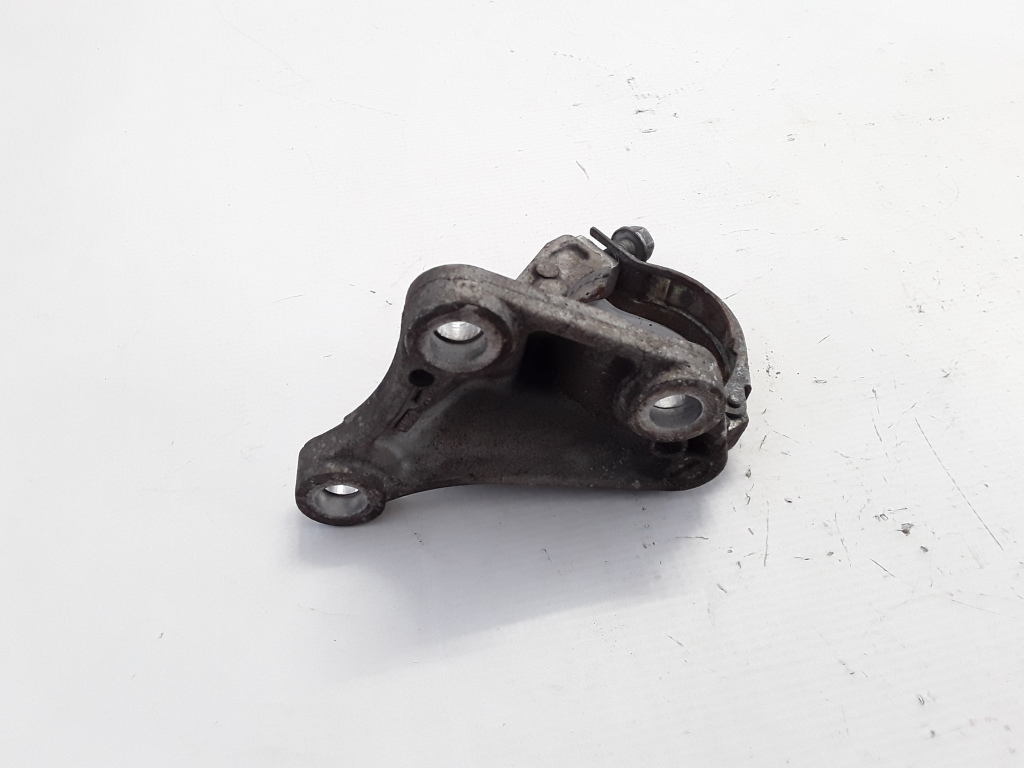 RENAULT Laguna 3 generation (2007-2015) Axle Bracket 8200833647 21084135