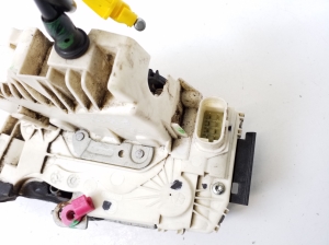 Jeep Grand Cherokee WK2 (2010–2026) Rear side door lock P04589699AF - 3