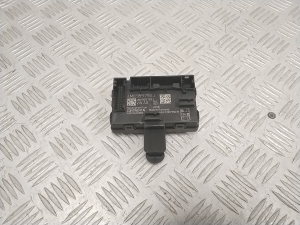 Priekšējo durvju vadības bloks - 4M0959793J