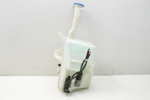 Front washer fluid reservoir - 31276094