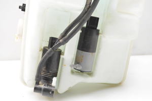 VOLVO V40 (2012–2019) Front washer fluid reservoir 31276094 - 3