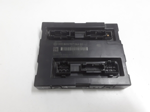 AUDI A4 B8 (2007–2016) Module de confort 8K0907064GE - 3