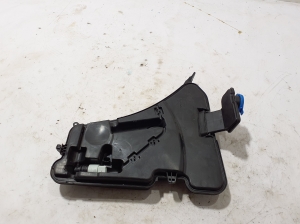 BMW 5 SERIES G30 (2016–2026) Front washer fluid reservoir 8071453 - 2