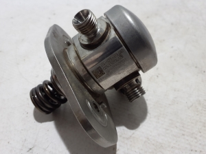 BMW 5 SERIES G30 (2016–2026) Kütusepump 8648176 - 2
