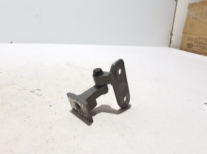 BMW 5 SERIES G30 (2016–2026) Front door lower hinge 7420089 - 2