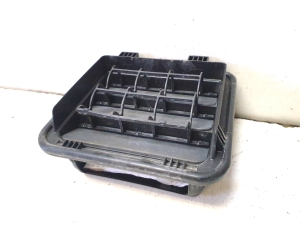 Kia Sportage (2016–2021) Rear fender vent grille 813848 - 2