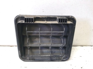 Rear fender vent grille - 813848