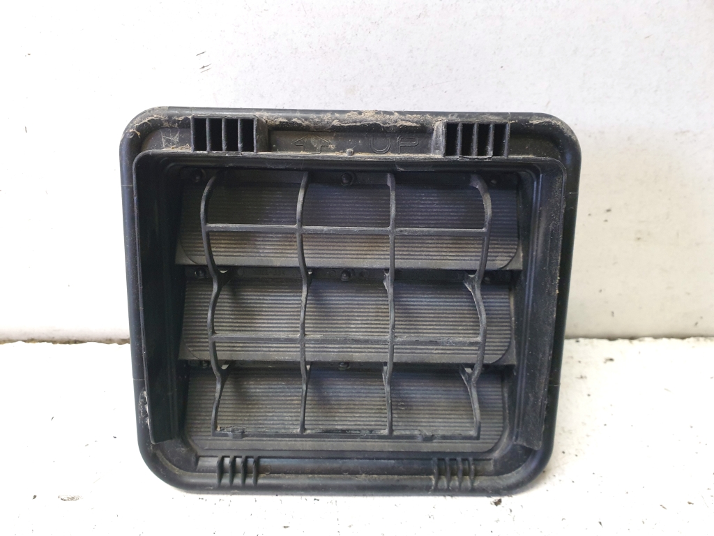 Kia Sportage (2016–2021) Rear fender vent grille 813848