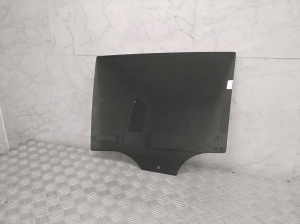 Tagumise külgukse klaas - 5LG845205A