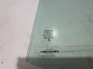 VOLVO C 40 I (2022–2026) Aizmugurējo sānu durvju stikls 32132246 - 2