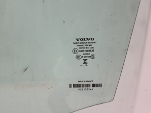 VOLVO C 40 I (2022–2026) Priekšējo durvju stikls 32132245 - 2