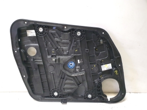Front door window regulator - 82470F1000
