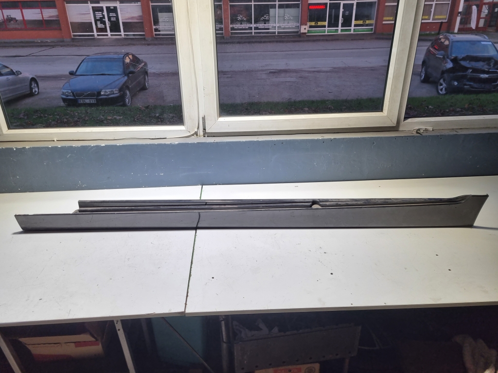 BMW 5 SERIES F11 (2010–2017) Schwellerverkleidung außen 7237081 BMW 5 SERIES F11 (2010–2017) Schwellerverkleidung außen 7237081