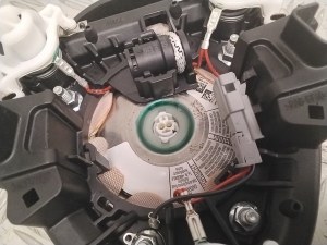 Opel Crossland X X 75 (2017–2026) Stūres drošības spilvens 34206793E - 3