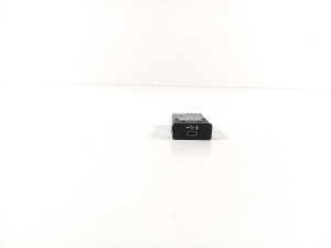   USB port  - 8711939 