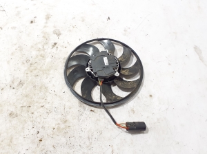 VOLVO C 40 I (2022–2026) Kühlerlüftermotor E01666140