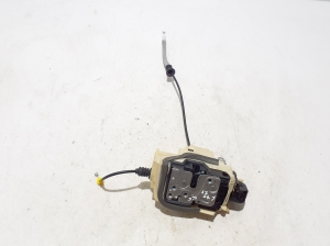 VOLVO C 40 I (2022–2026) Rear side door lock 32131412 - 3