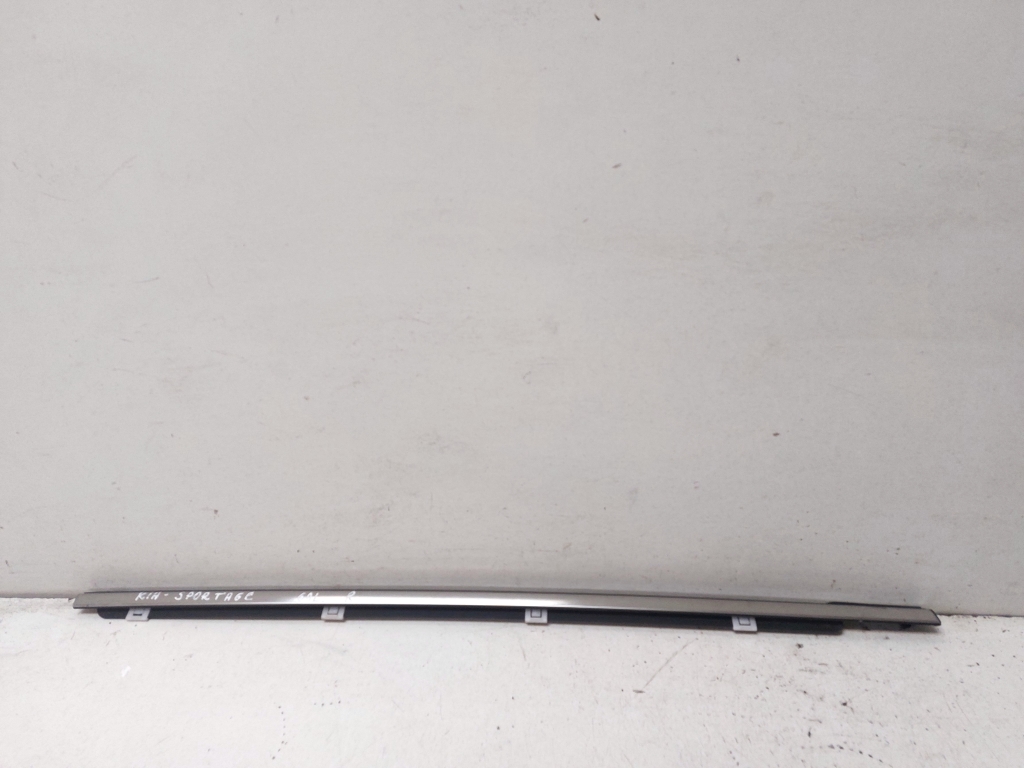 Kia Sportage (2016–2021) Rear side door outer window molding