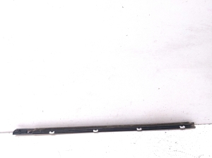 Kia Sportage (2016–2021) Rear side door outer window molding - 3