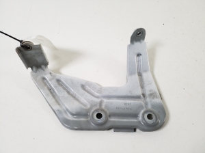 Front fender bracket - 7424677