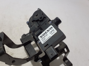 VOLVO C 40 I (2022–2026) Kühlerventil 32339142 - 3