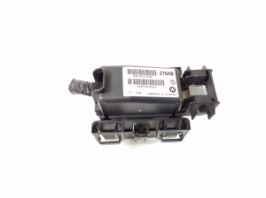 Jeep Grand Cherokee WK2 (2010–2026) Kaitsmeploki hoidik kapoti all P068101276AB - 3