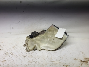 BMW 3 SERIES E46 (1998–2007) Front washer fluid reservoir 6167-7008057 - 2