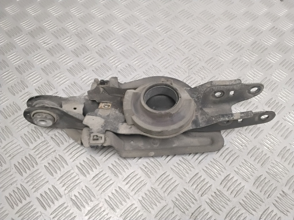 Ford Mustang Mach-E Mach-E (2020–2026) Tagumine õõtshoob LJ9C5B530AB Ford Mustang Mach-E Mach-E (2020–2026) Tagumine õõtshoob LJ9C5B530AB